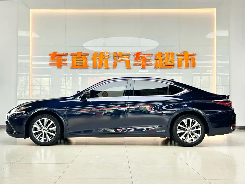 Lexus ES 2020 300h V