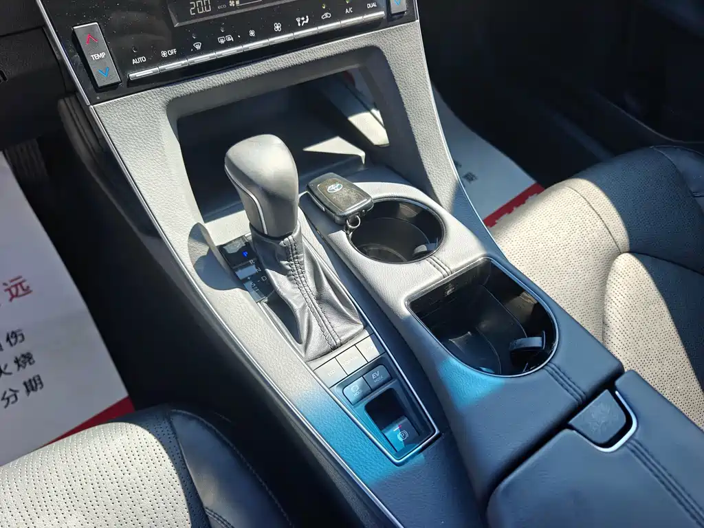 Toyota Avalon — миниатюра 15