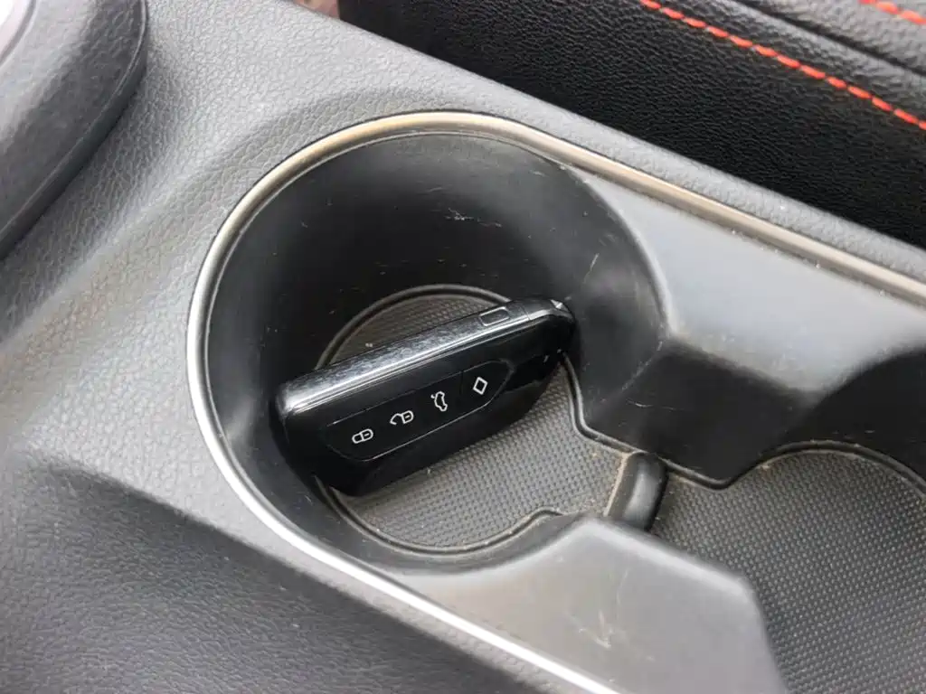 Hyundai Elantra — миниатюра 9