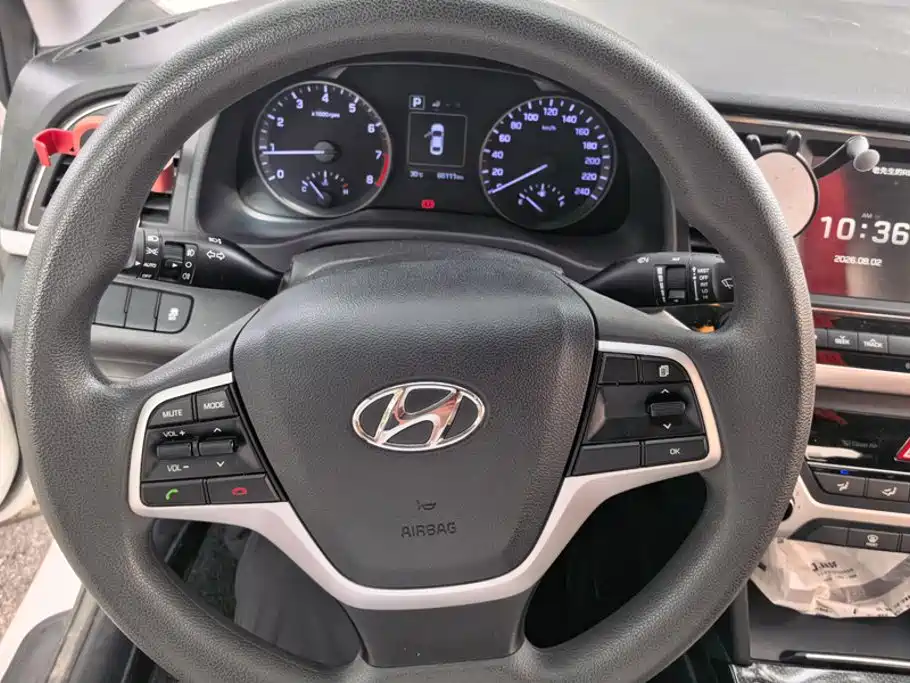 Hyundai Elantra — миниатюра 15