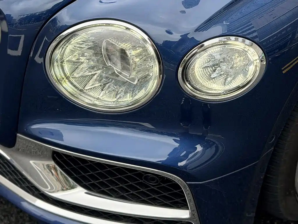 Bentley Flying Spur — миниатюра 6
