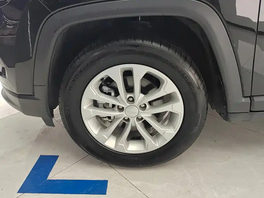 Jeep Compass — миниатюра 6