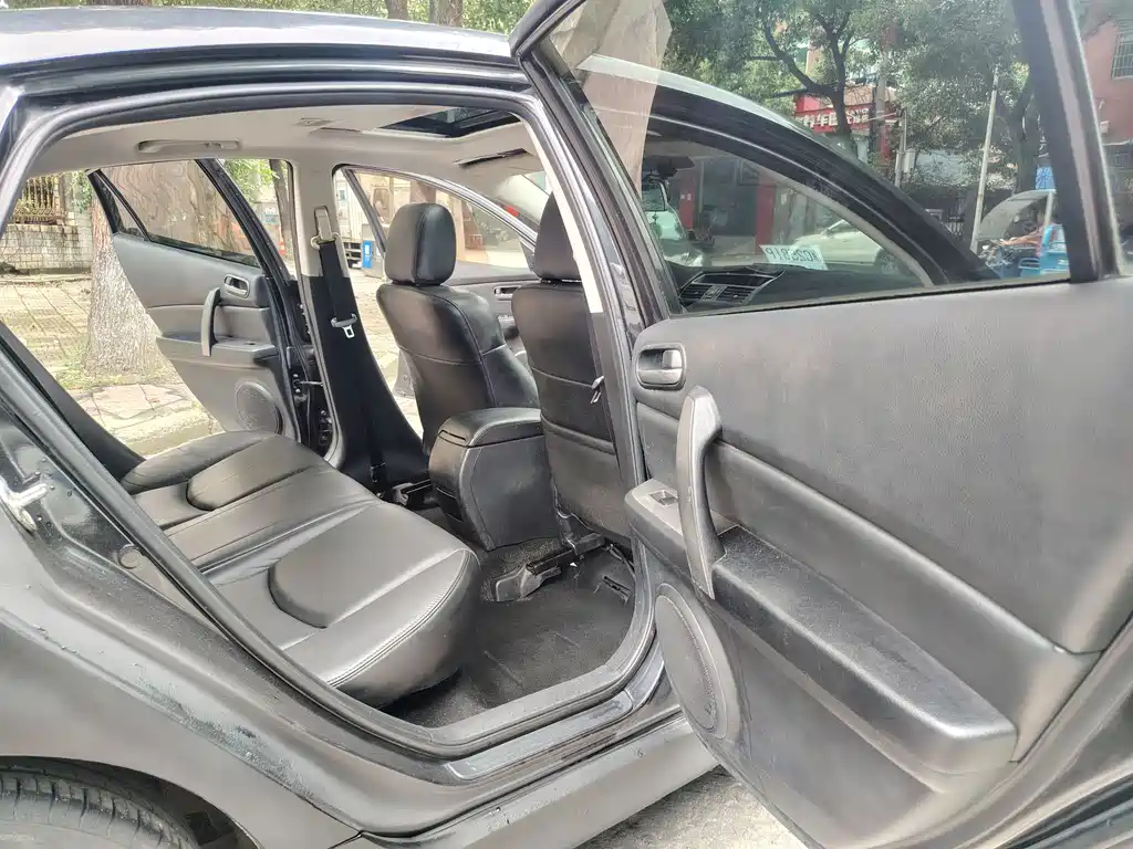 Mazda Ruiyi 2012 2.0L AT Luxury