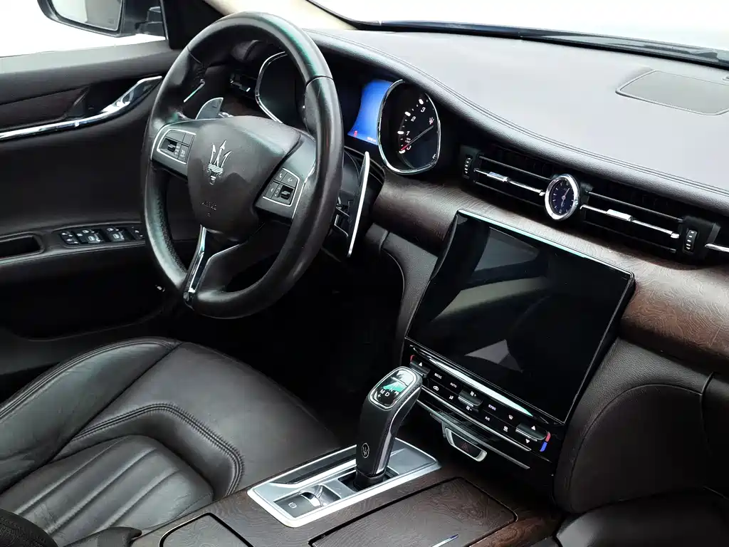 Maserati Quattroporte — миниатюра 16