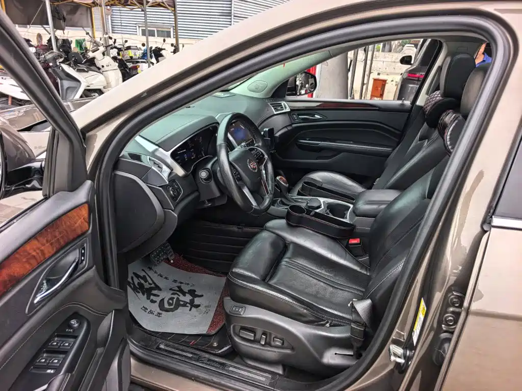 Cadillac SRX — миниатюра 10