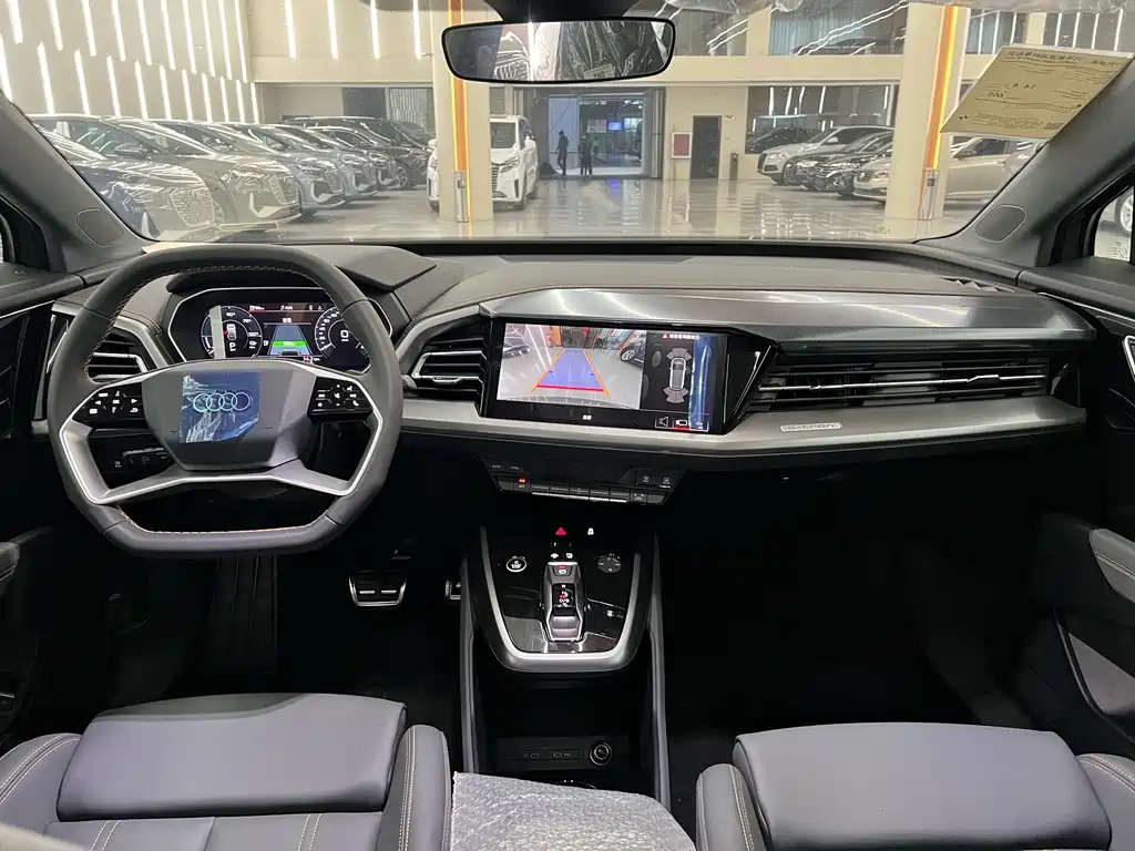 Audi Q4 e-tron — миниатюра 4