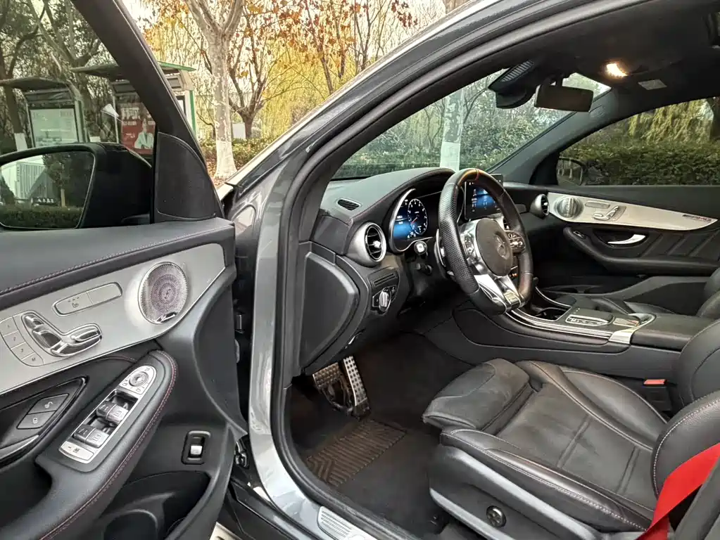 MERCEDES-BENZ GLC COUPE AMG