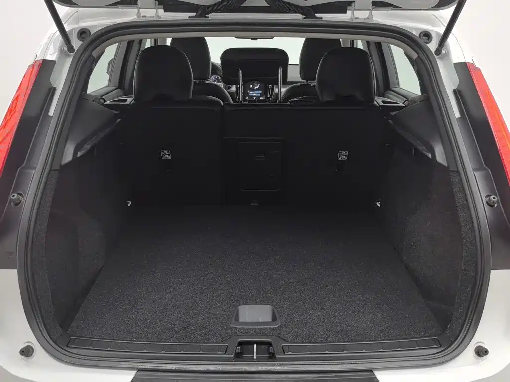 Volvo XC40 — миниатюра 16
