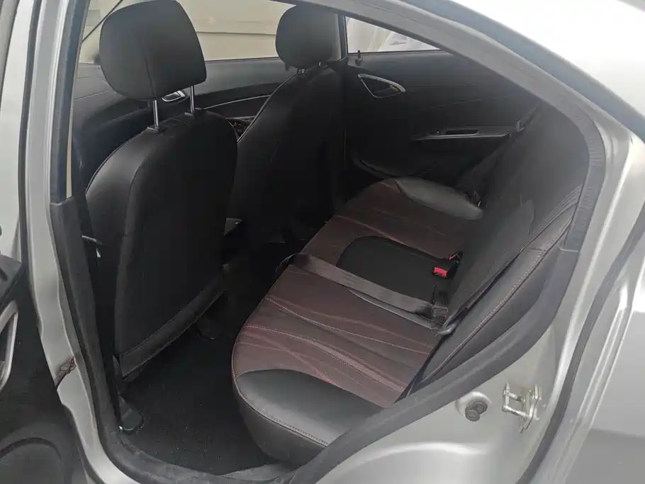 Chevrolet Sail — миниатюра 11