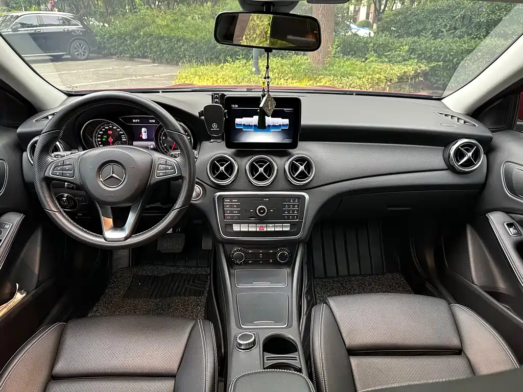 Mercedes-Benz GLA — миниатюра 13