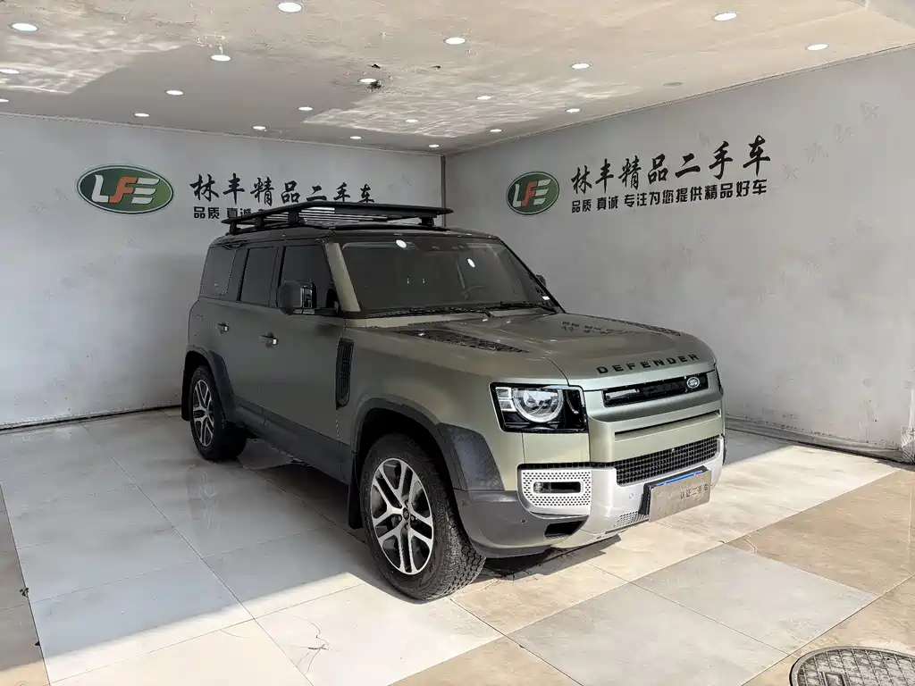 LAND ROVER DEFENDER