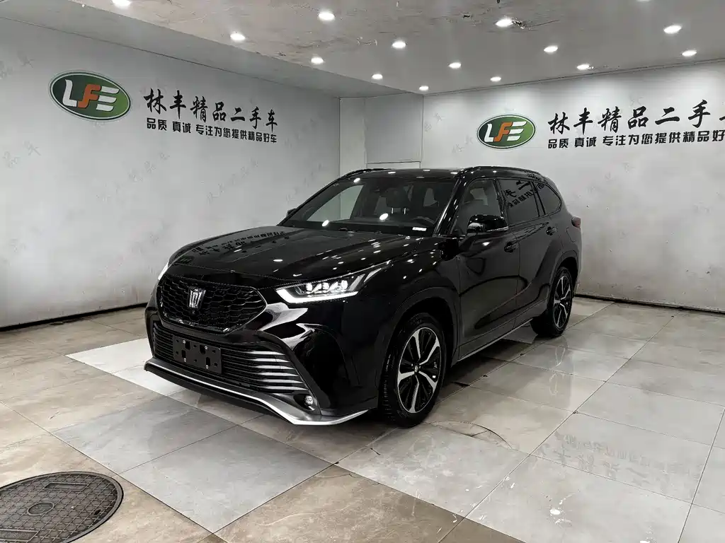 Toyota Crown Kluger 2024