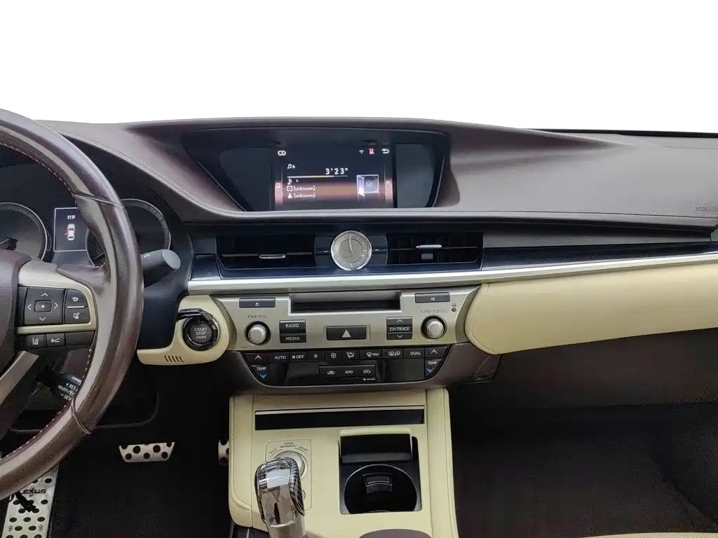 Lexus ES — миниатюра 12