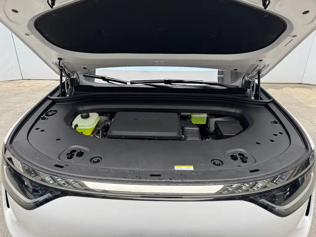 AITO ASK THE WORLD M8