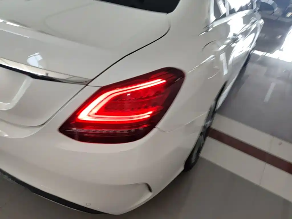 Mercedes-Benz C-Class — миниатюра 8