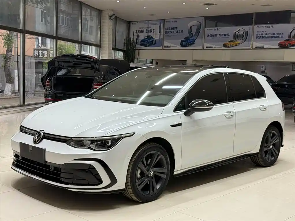 Volkswagen Golf 2024