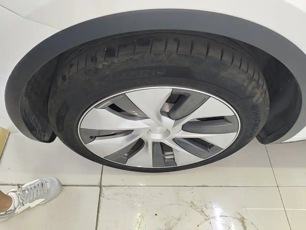 Tesla Model Y — миниатюра 23
