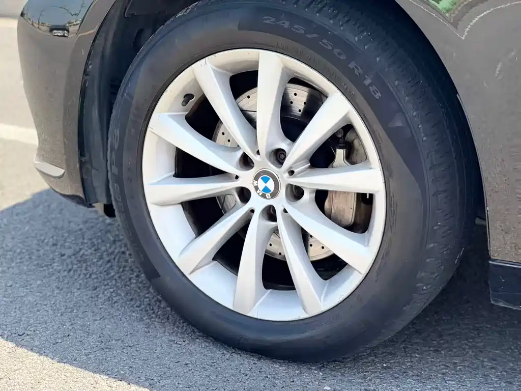 BMW 7 Series 7 2016 730Li Lead