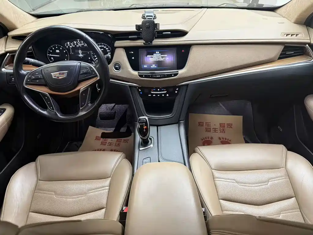 Cadillac XT5 2018 28E