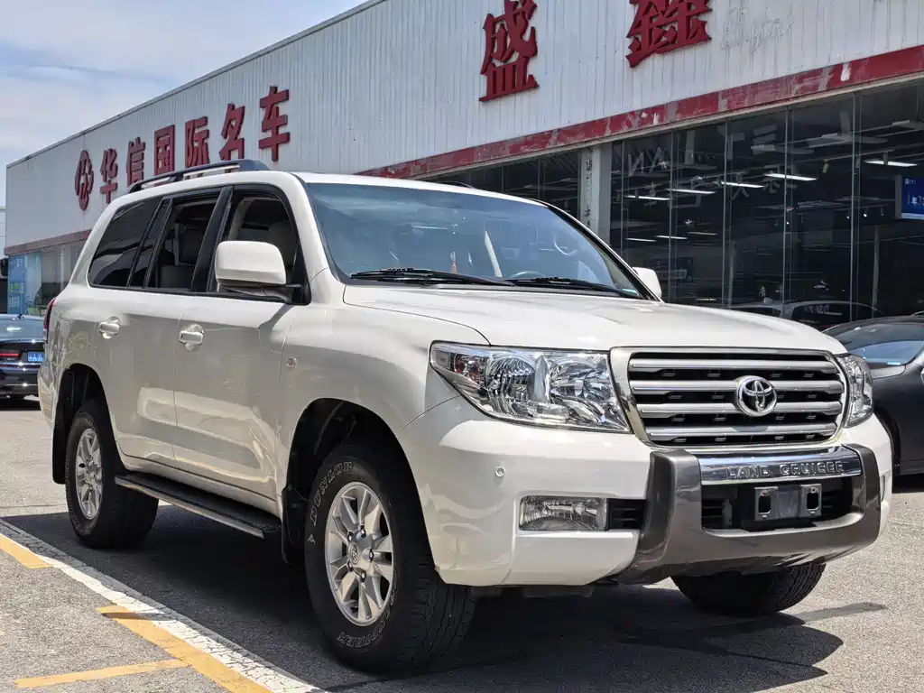 Toyota Land Cruiser 2012 4.0L AT VX