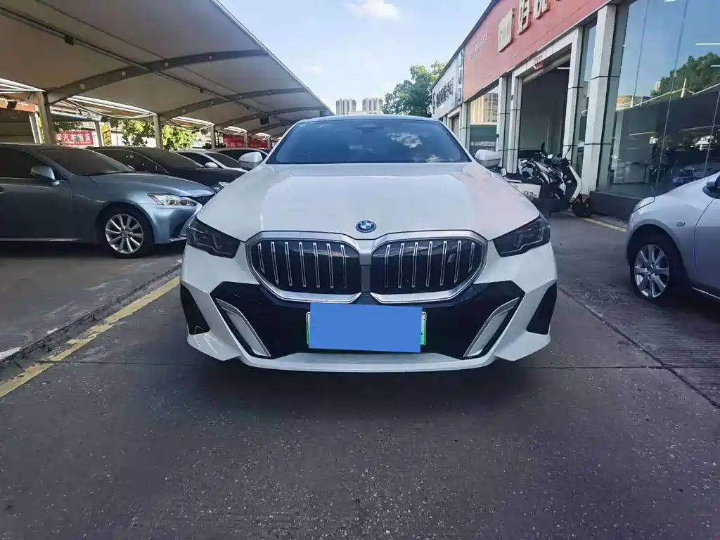 BMW i5 — миниатюра 2