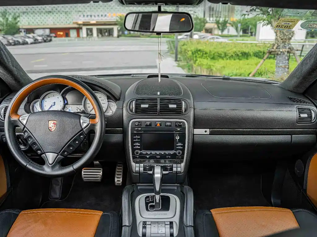Porsche Cayenne — миниатюра 19