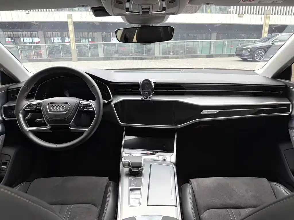 Audi A7L 2024 45TFSI S-line
