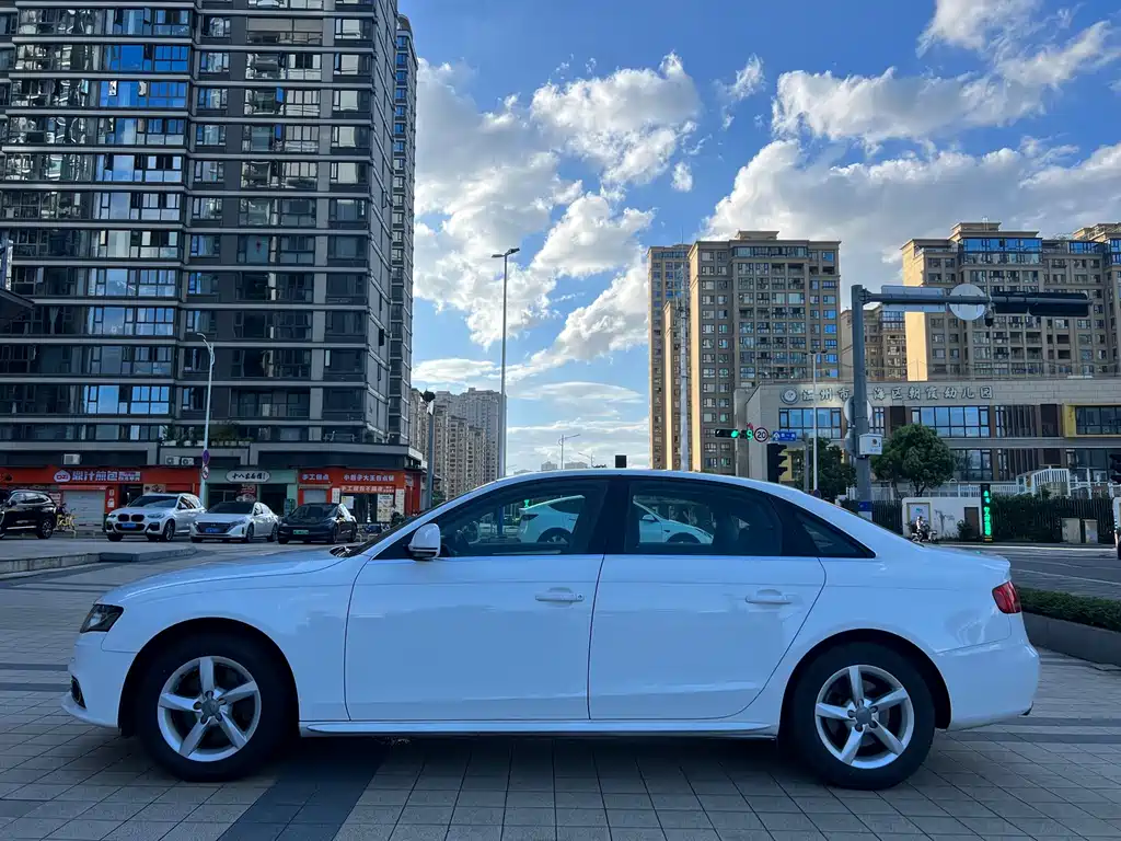 Audi A4L 2012 2.0 TFSI AT Comfort