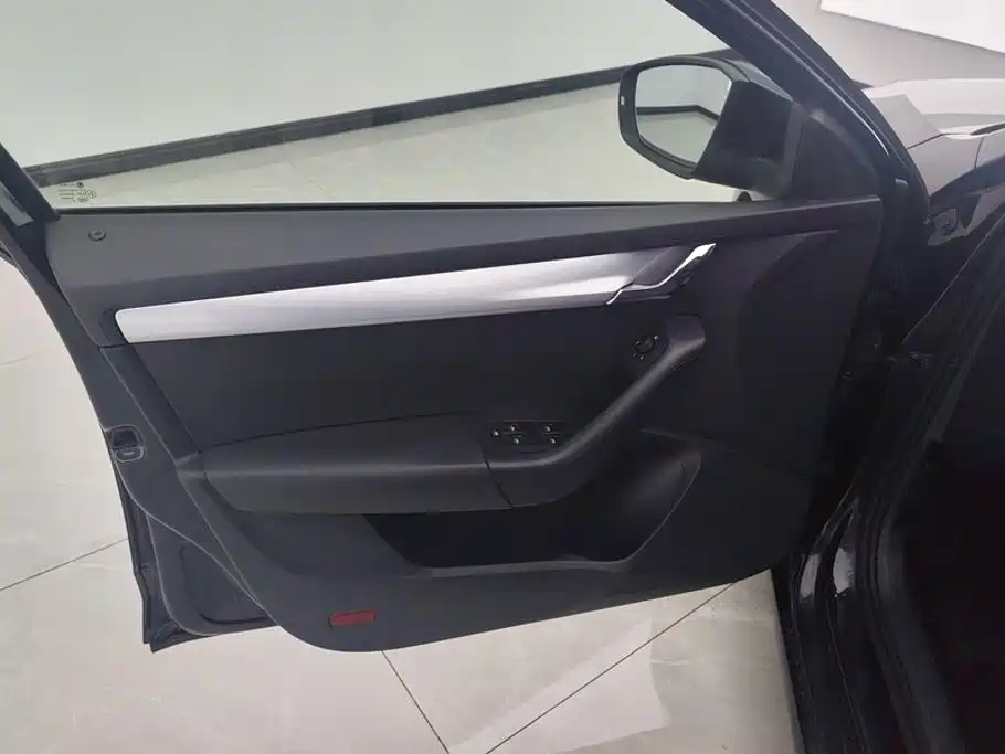 Skoda Octavia 2016 1.6L MT