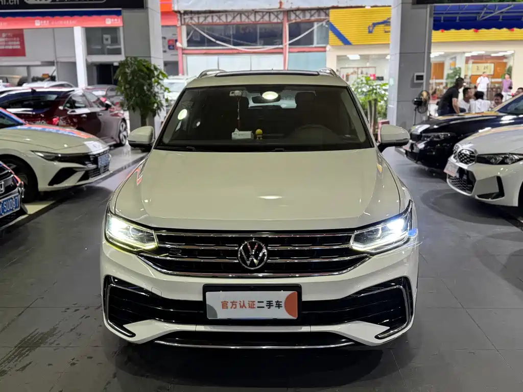 Volkswagen Tiguan L — миниатюра 2