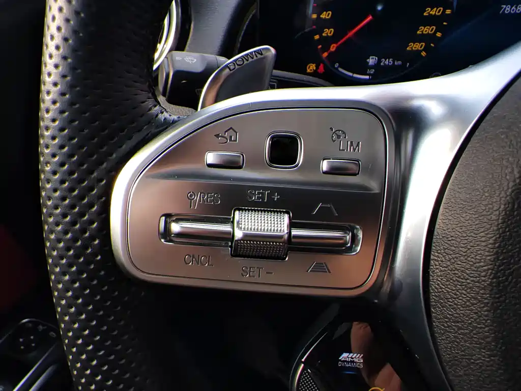 MERCEDES-BENZ GLB AMG