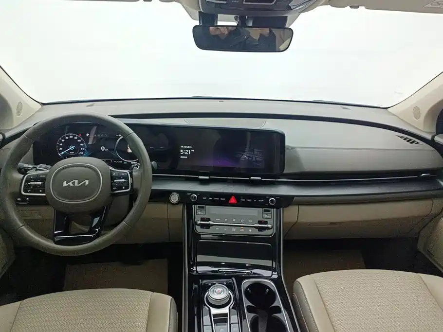 Kia Carnival — миниатюра 12