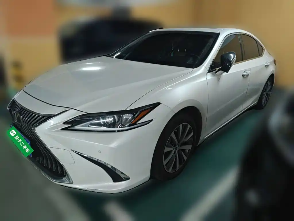 Lexus ES — миниатюра 2