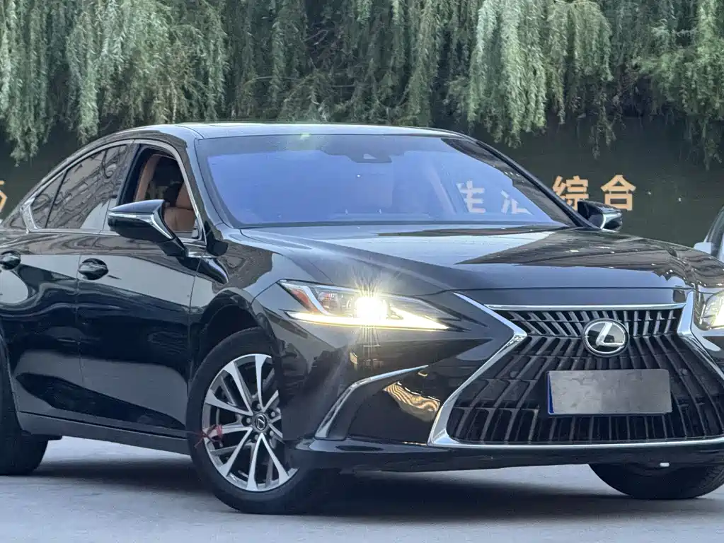 Lexus ES 2022 200