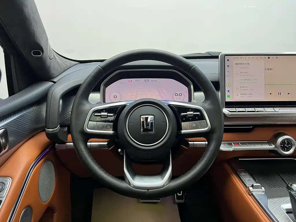 TANK TANK 700 NEW ENERGY