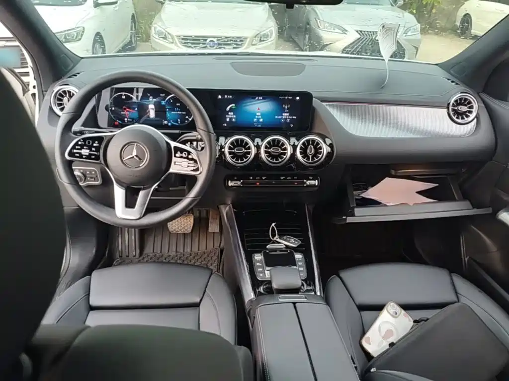 Mercedes-Benz GLA — миниатюра 10