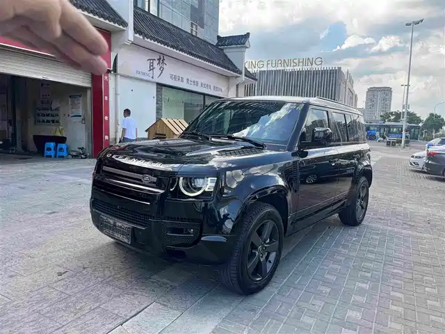 2025 Land Rover Defender