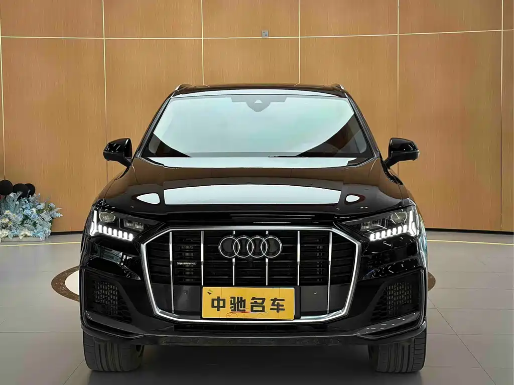 Audi Q7 2023 55 TFSI quattro S line Sport