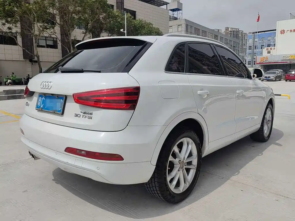 Audi Q3 — миниатюра 12