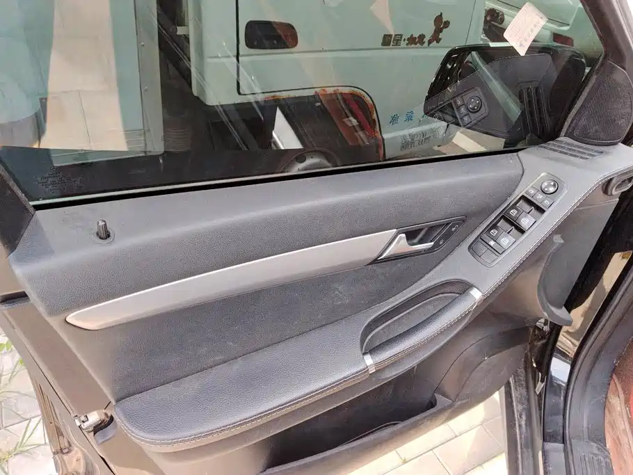 Mercedes-Benz R-Class — миниатюра 7