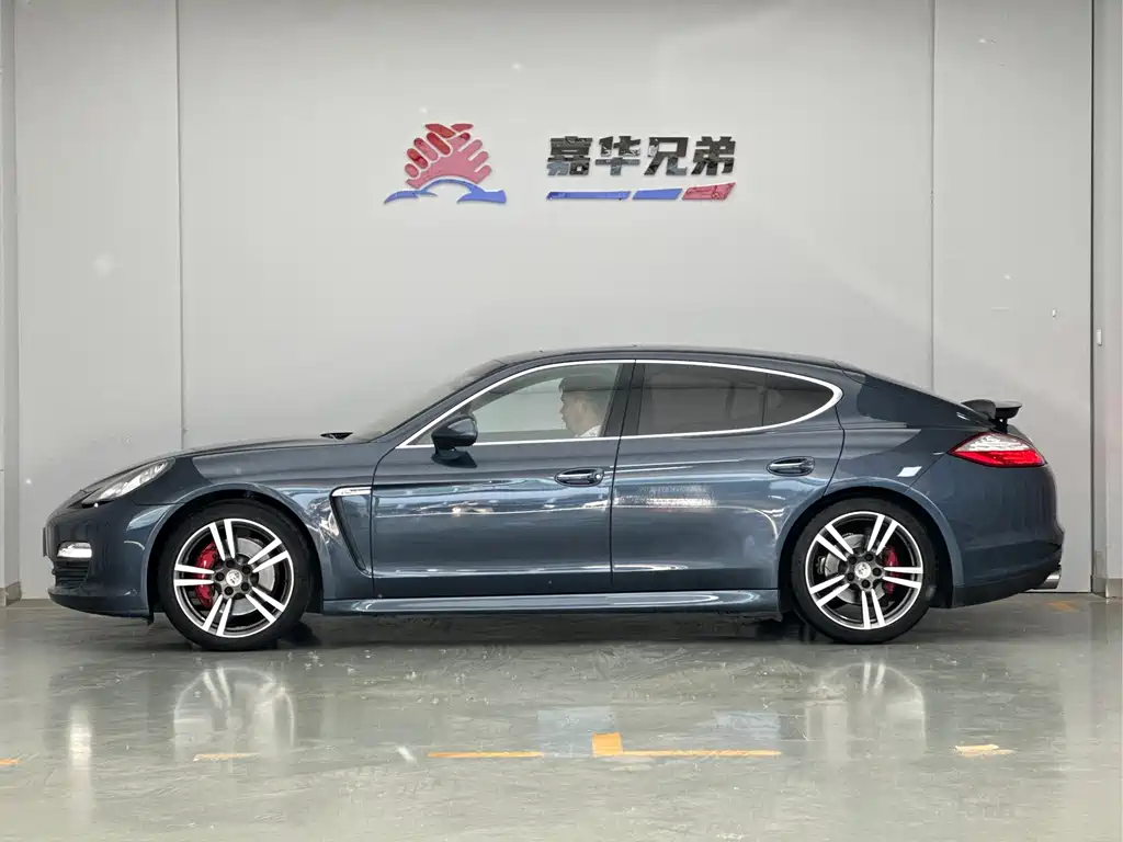 Porsche Panamera 2010 Panamera S 4.8L