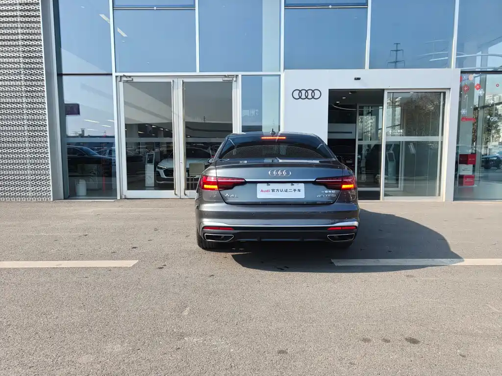 Audi A4L 2023 40 TFSI Fashion