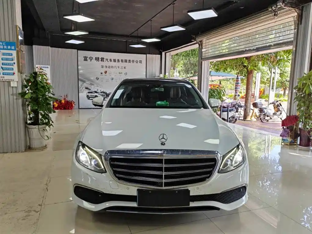 Mercedes-Benz E-Class — миниатюра 3