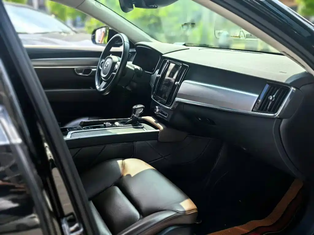 Volvo S90 — миниатюра 8