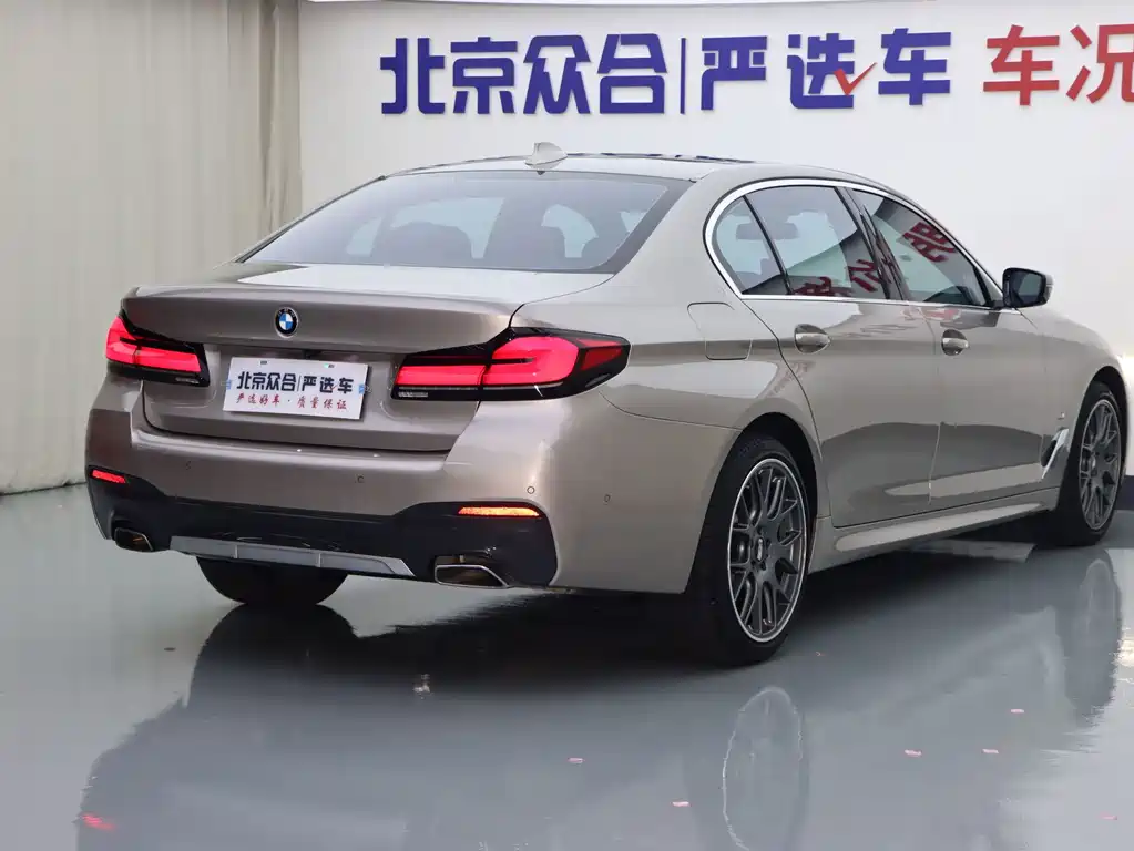 BMW 5 Series — миниатюра 24