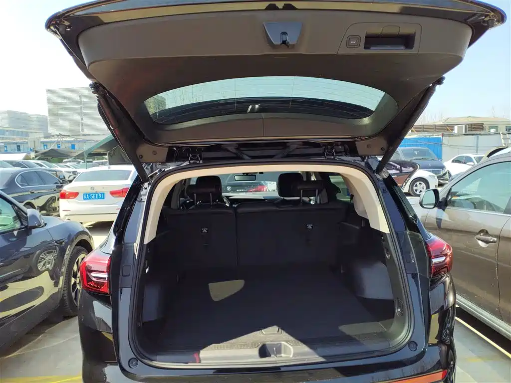 Buick Envision Plus Plus 2022 Plus 652T мест Luxury