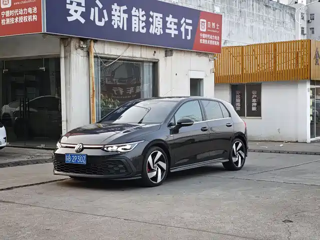 VOLKSWAGEN GOLF GTI