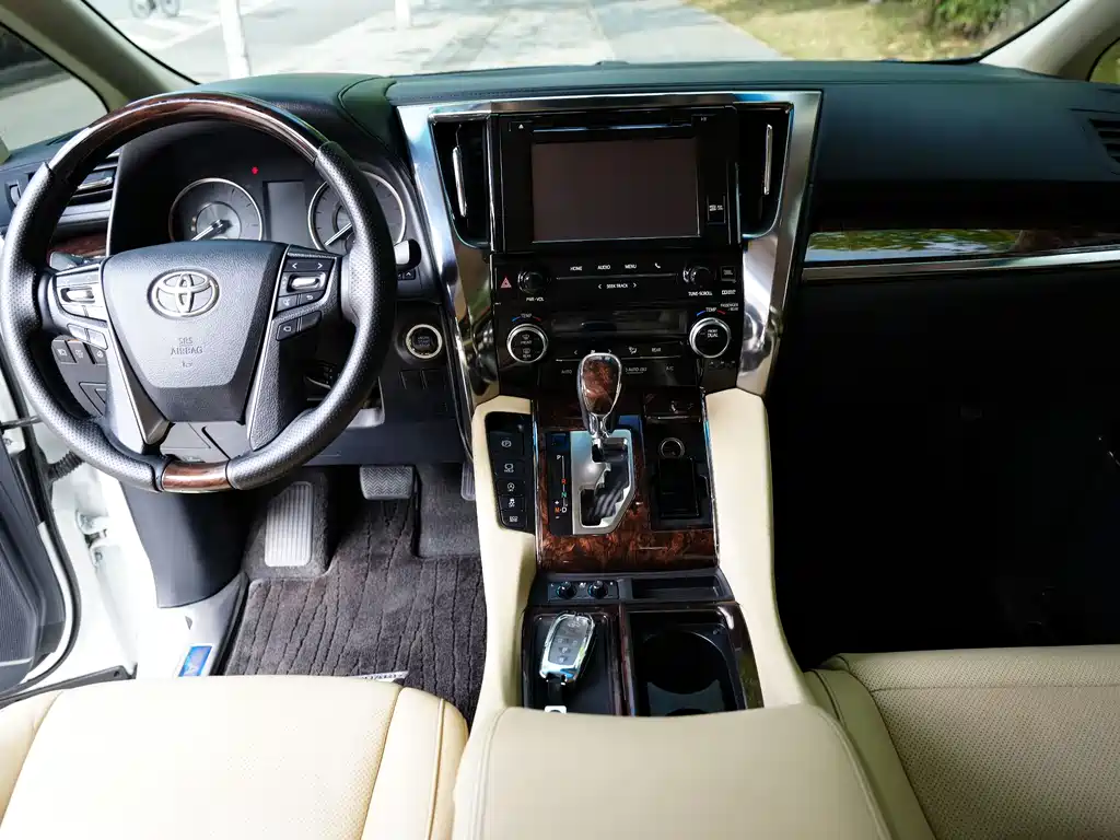 Toyota Alphard 2018 3.5L Luxury