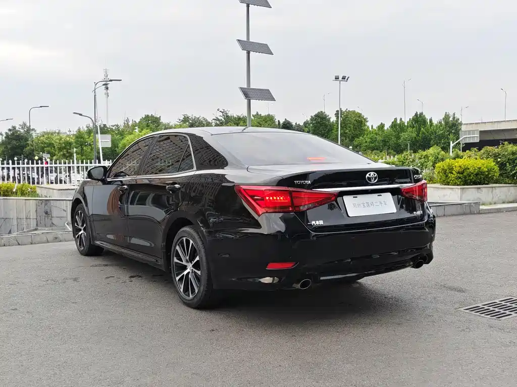 Toyota Crown 2018 2.0T Fashion