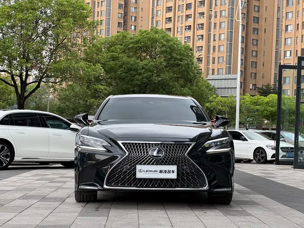 Lexus LS 500h Executive Edition China V, фото 2
